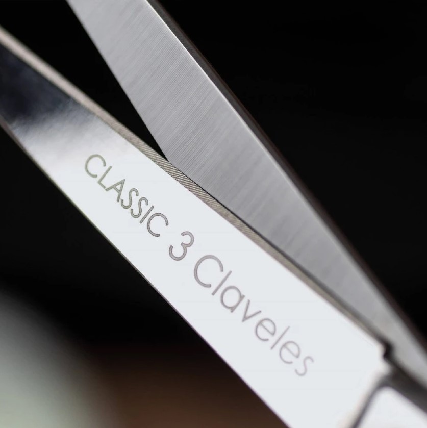 Tesoura de cabeleireiro ST Classic 7" com fio micro serrilhado de 3 Claveles