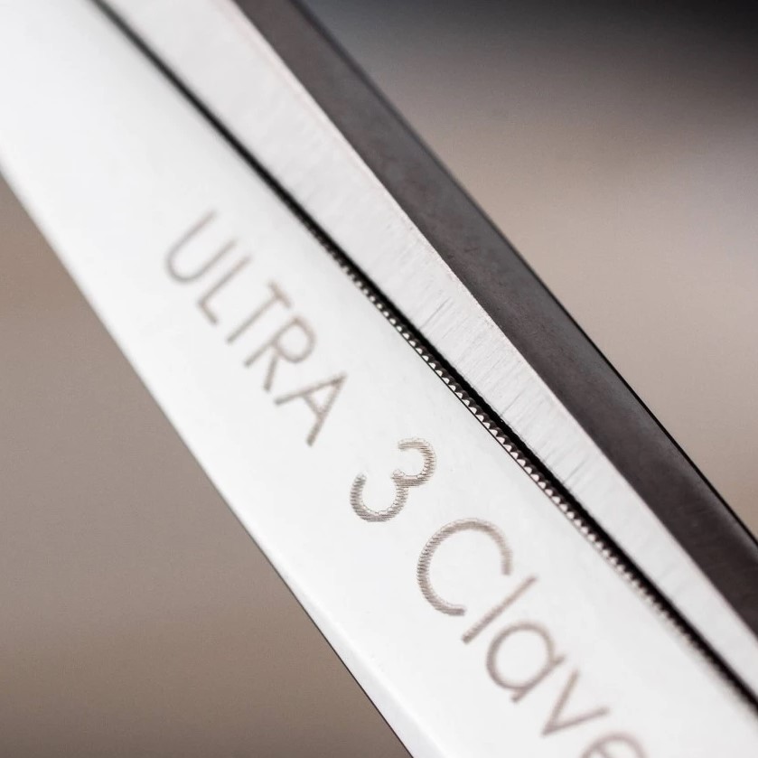 Tijera de peluqueria Ultra 7.5" con filo microdentado 3 Claveles
