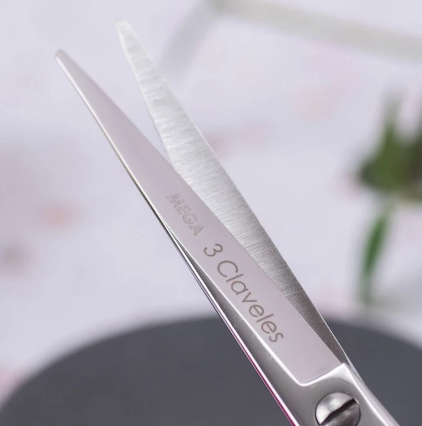 Tijera de peluqueria Mega 7.5" con filo microdentado 3 Claveles
