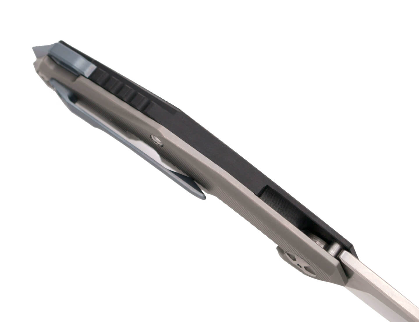 Faca de edição limitada com cabo preto G10 e titânio e abertura para rolamento de esferas