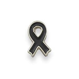 Pin da marca Barbaric com crepe preto