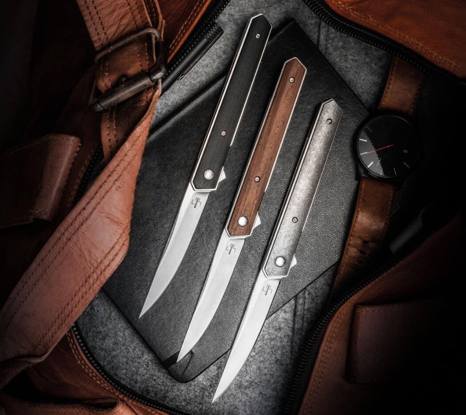 Boker Plus Kwaiken Air Titan una navaja táctica de acero VG-10 y mango de titanio