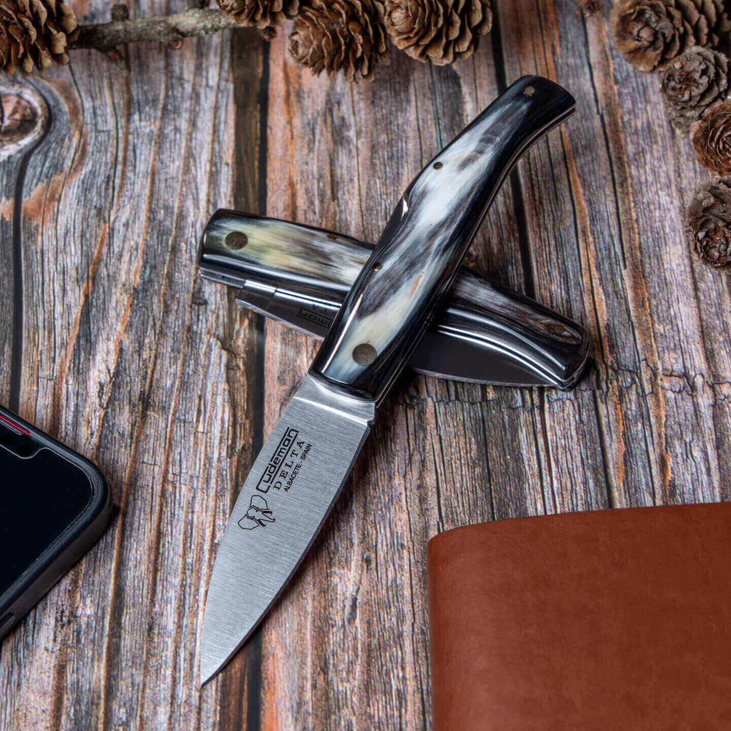 Couteau de poche Cudeman Delta avec manche en corne de taureau verrouillable