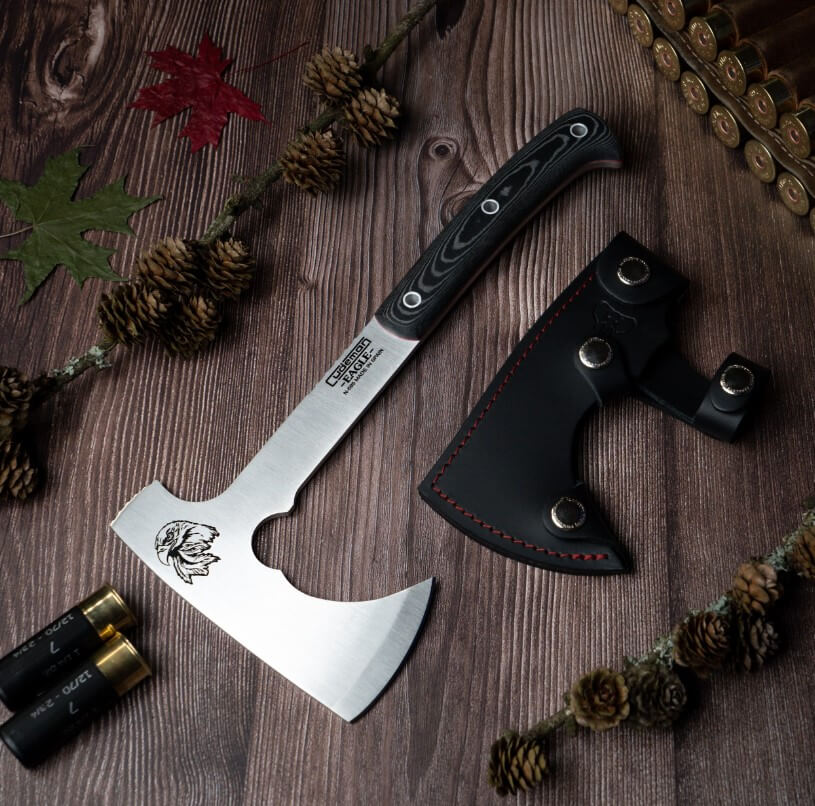 Hache Cudeman Eagle avec manche en micarta noir et lame en acier Böhler N695