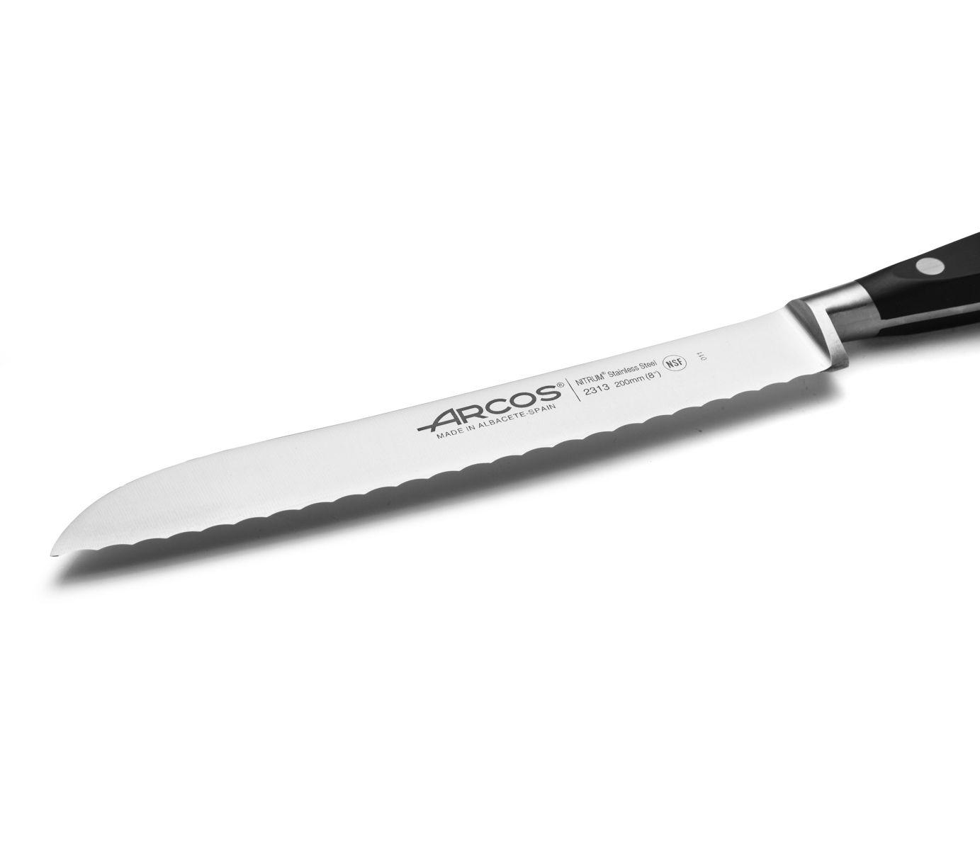 Cuchillo panero Arcos Riviera Negra con hoja dentada de 20 cm