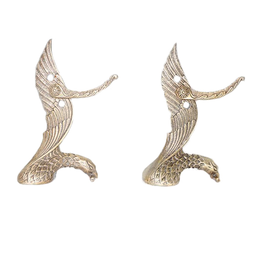 Porta-armas em forma de águia, acabamento em latão