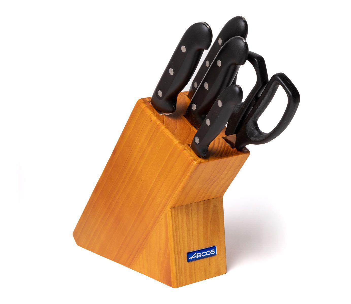 Taco de cocina Arcos Maitre con cuatro cuchillos y tijeras