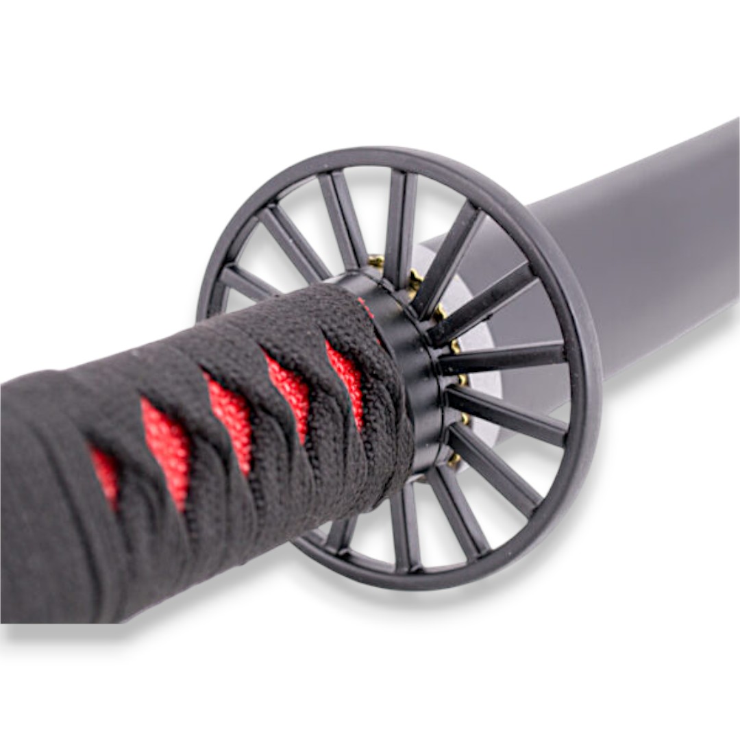 Katana funcional de Kamado Tanjirou con hoja de acero carbono y vaina negra