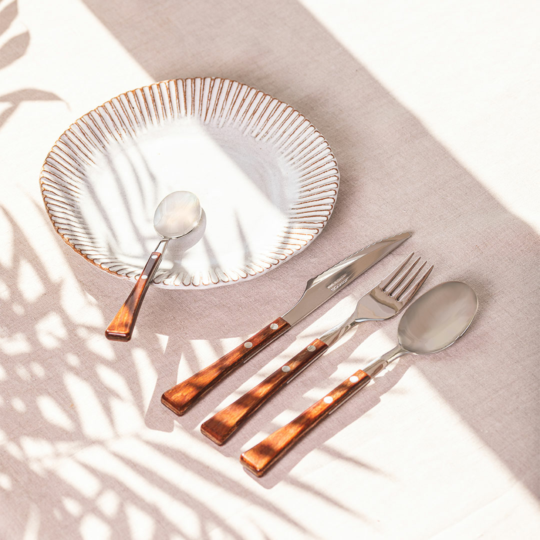 Estuche Cubertería 16 piezas Serie Manchega Arcos