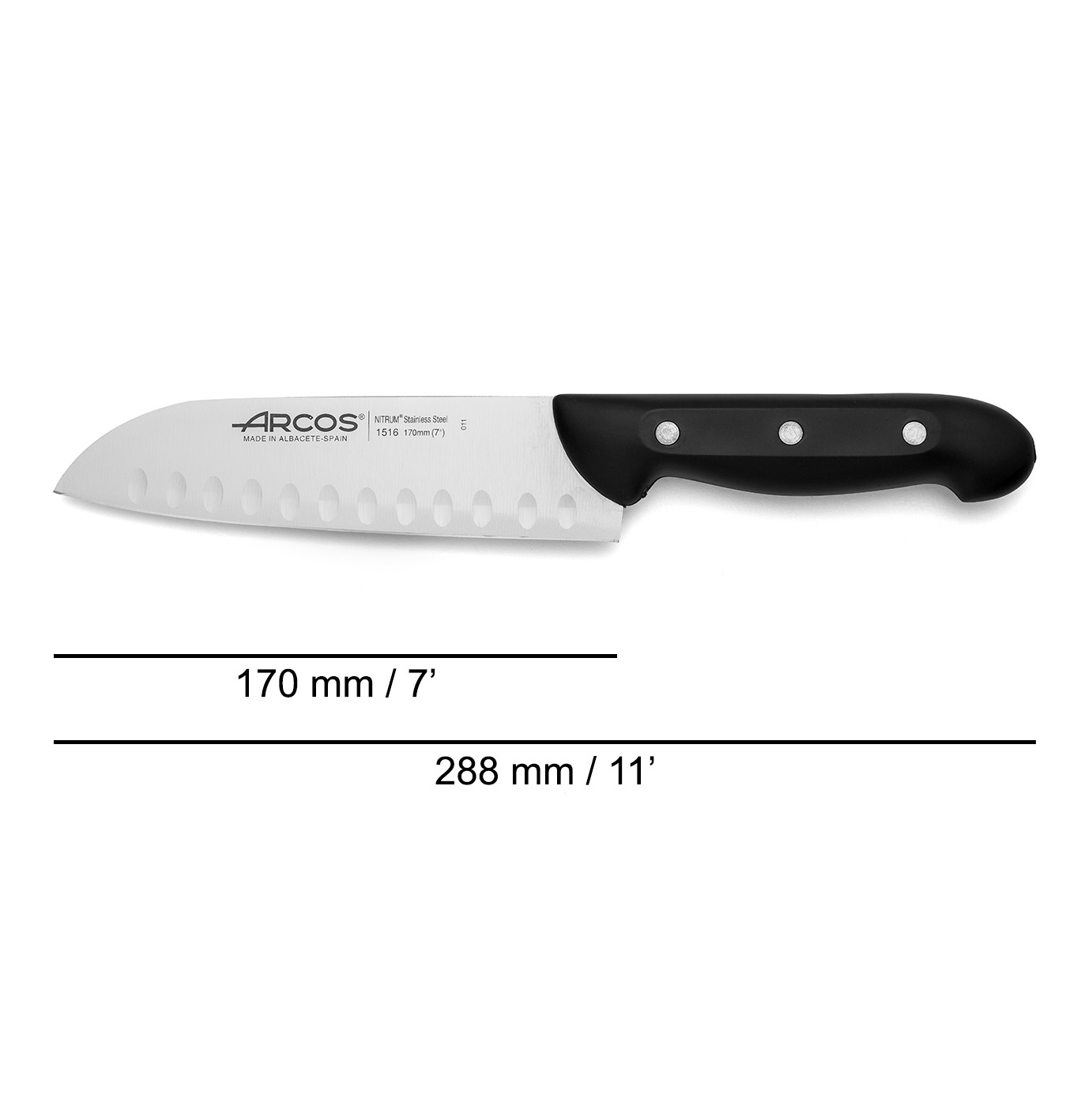 Cuchillo santoku Arcos Maitre con mango de polipropileno negro y hoja de 170 mm