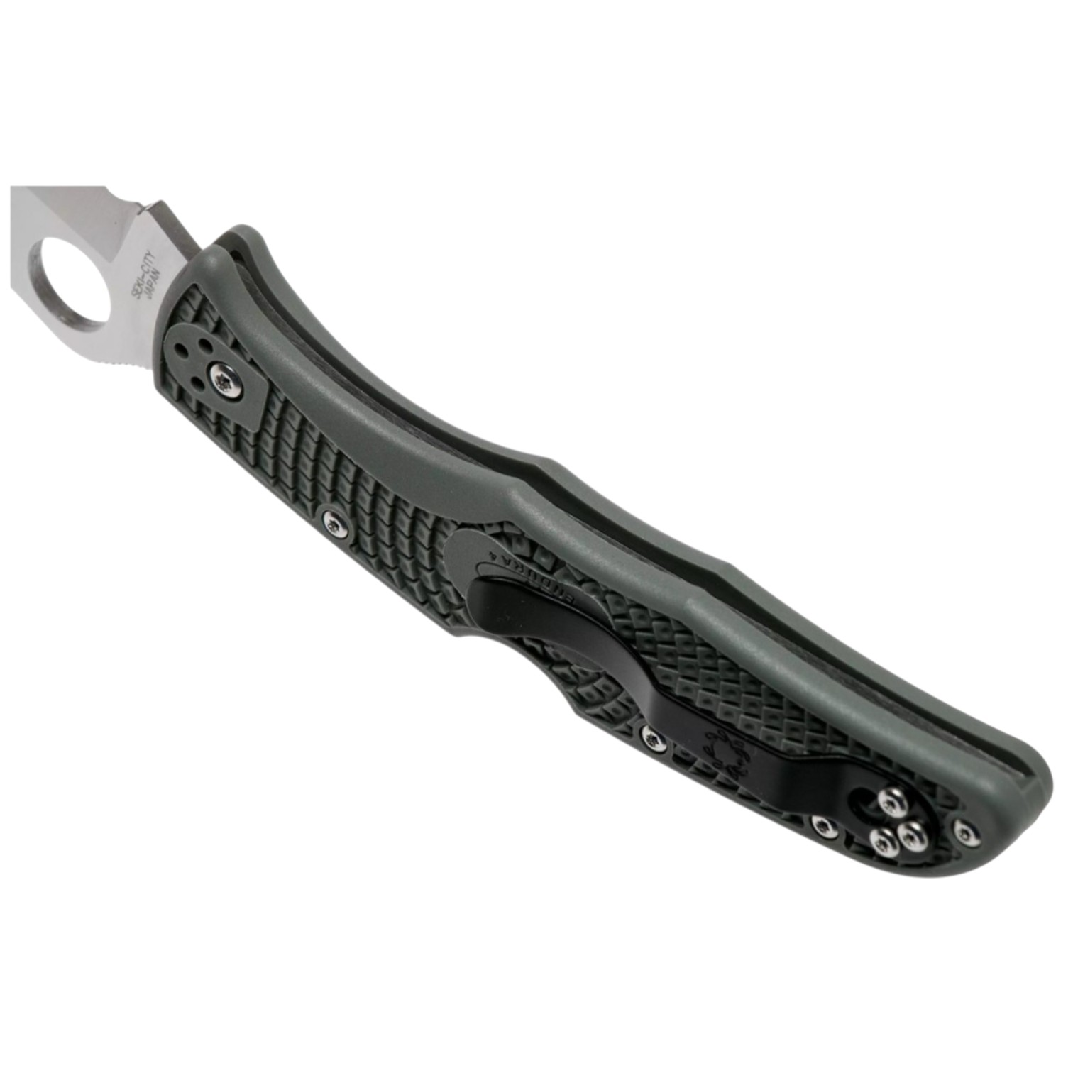 Canivete Spyderco Endura 4 C10PSFG, com lâmina em aço VG10 com fio semi-serrilhado e cabo em FRN verde.