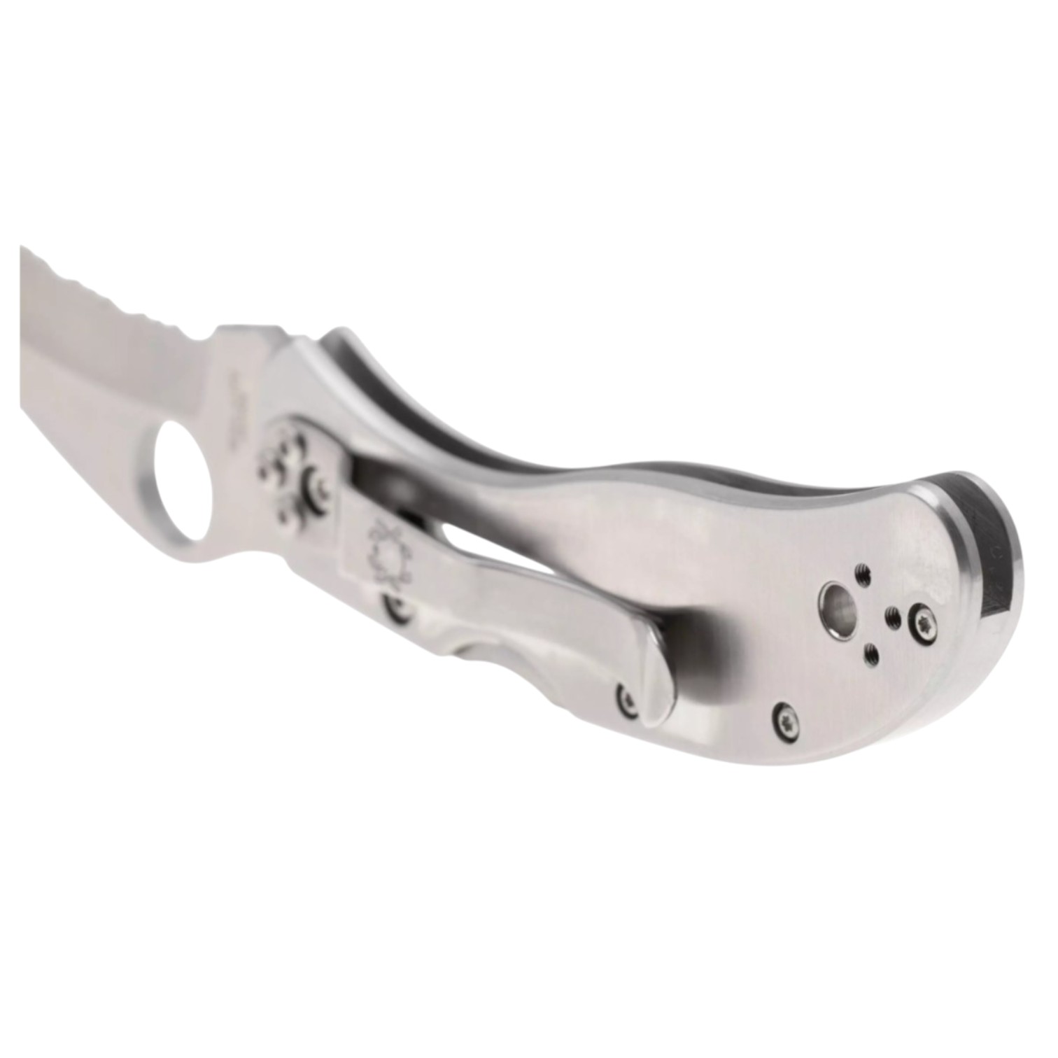 Canivete Spyderco C08S Harpy com lâmina serrilhada de 7 cm em aço VG10 e cabo em aço inoxidável.