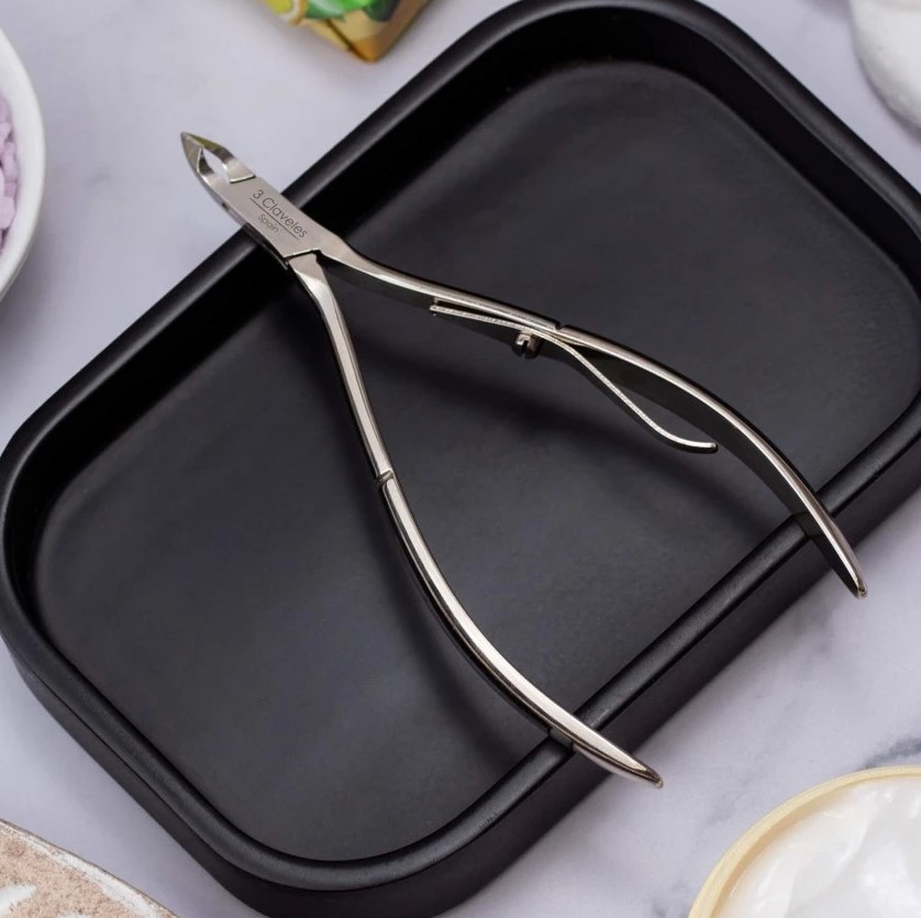 3 Claveles 11.5 cm cuticle nippers with 5 mm cutting edge