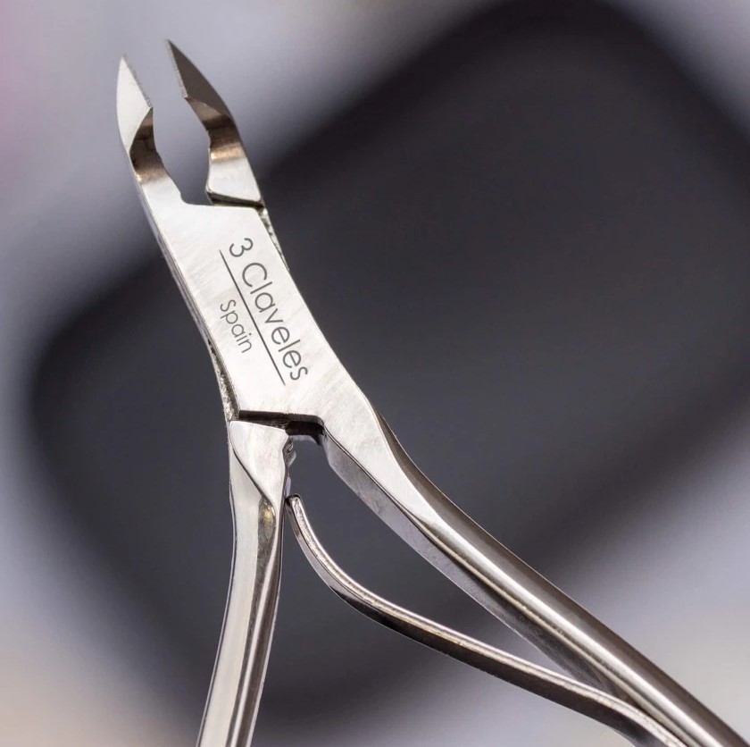 3 Claveles 11.5 cm cuticle nippers with 5 mm cutting edge
