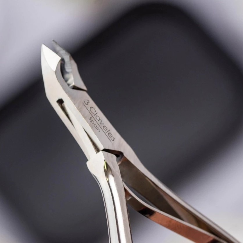 3 Claveles 11.5 cm cuticle nippers with 5 mm cutting edge