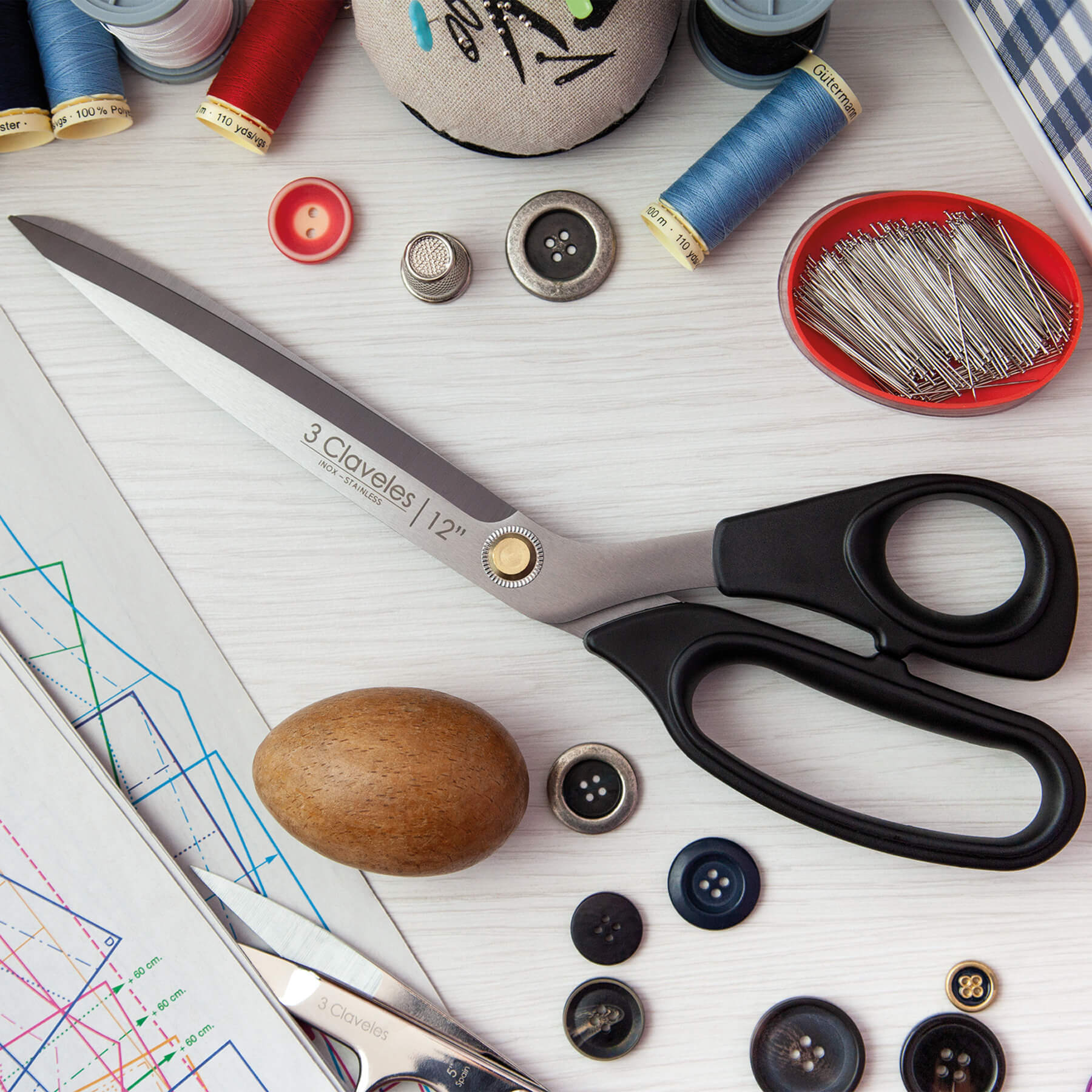 Tesoura de costura multiusos, 30 cm, com cabo em termoplástico TPR preto 3 Claveles