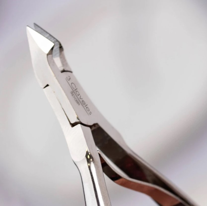 Alicate de cutícula de 10 cm com corte de 7 mm 3 Claveles