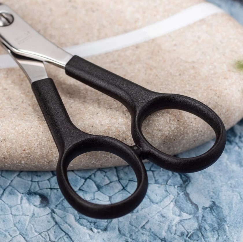 Tijera de peluqueria Scuola 5.5" filo dentado 3 Claveles