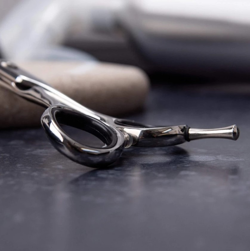 Tesoura de cabeleireiro Onix 5,5" afiada 3 Claveles