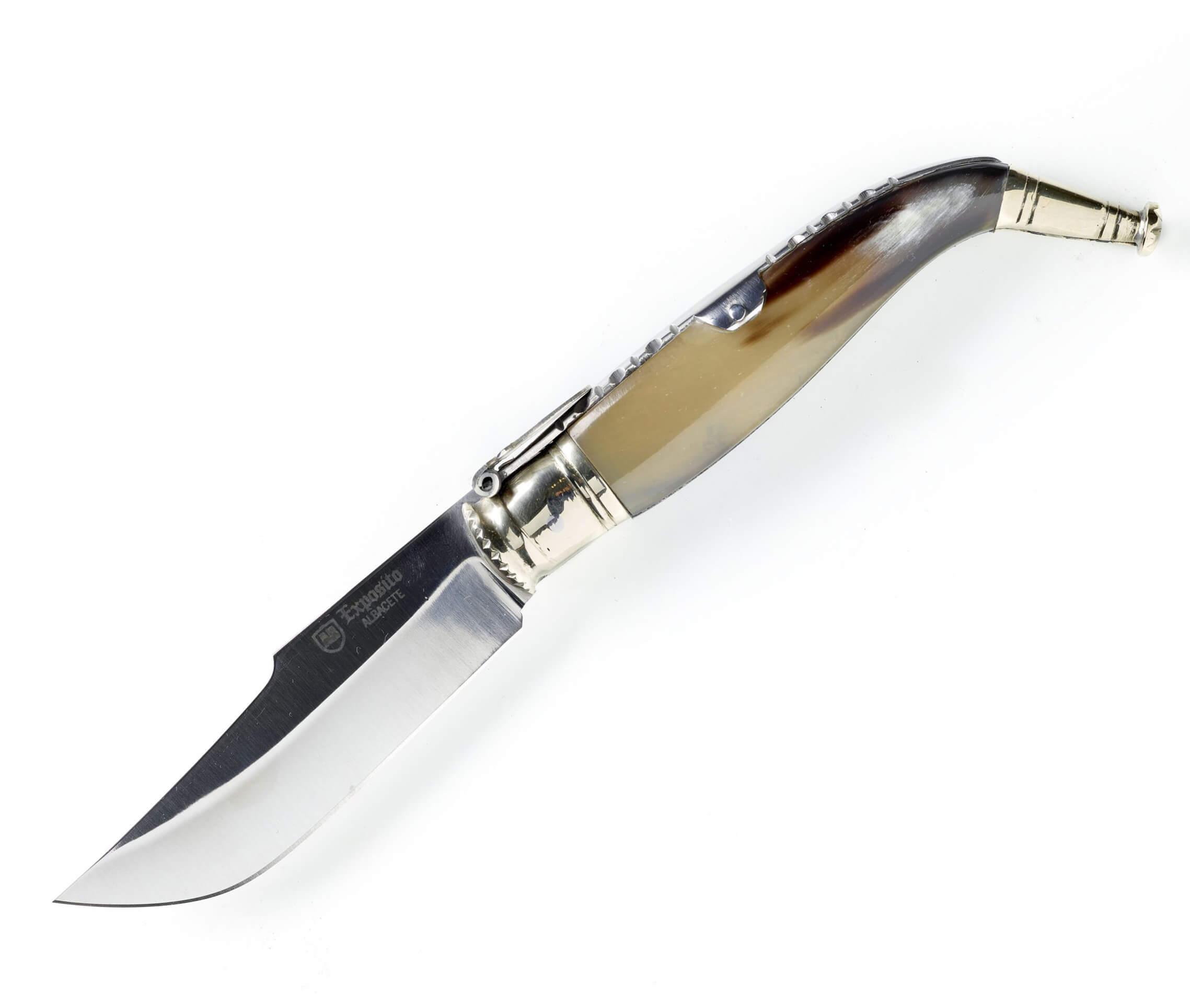 Navaja artesana albacete con mango de asta de toro y hoja de 9 cm