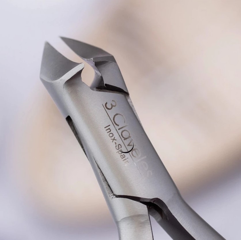 Alicate para uñas corte frontal acero inoxidable y cobalto 3 Claveles de 13,5 cm