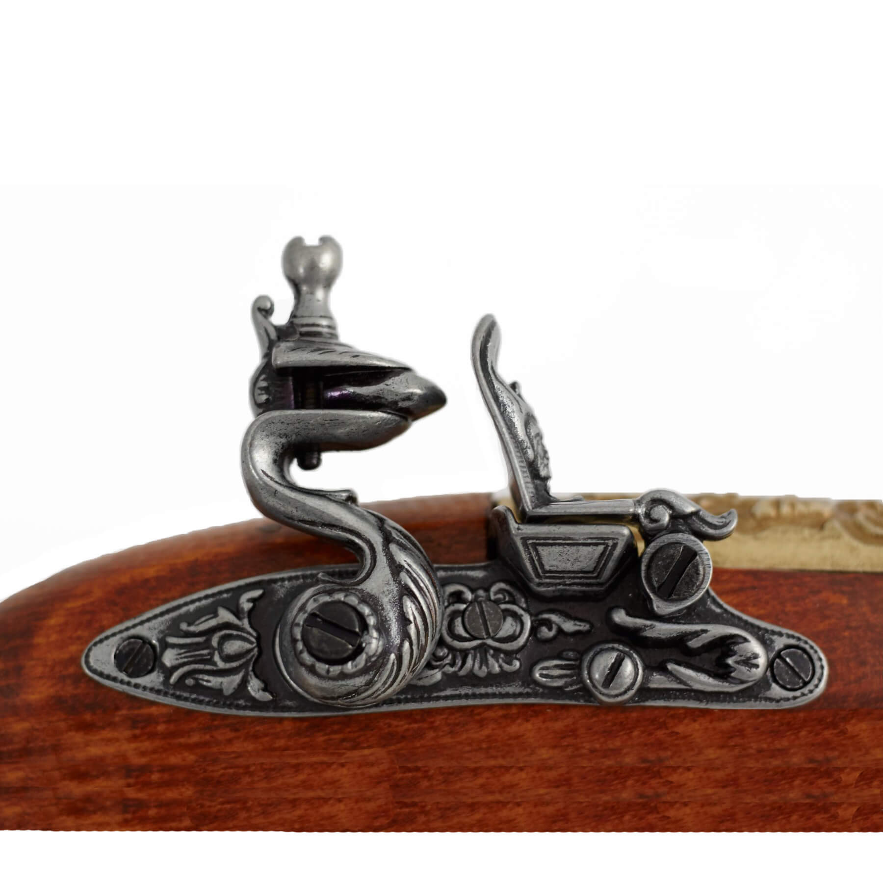 Pistola de pederneira em madeira e metal com acabamento em latão, Inglaterra, século XVIII