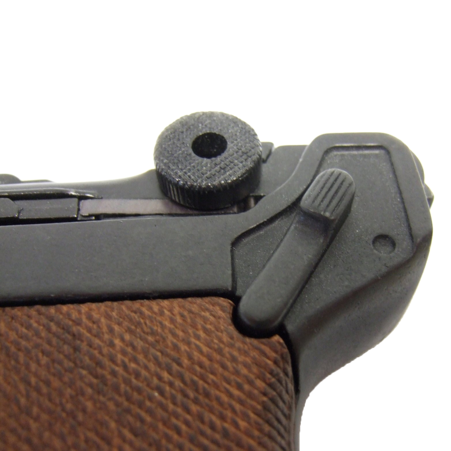 Pistola Parabellum Luger P08, Alemanha 1898 feita de metal e cabos de madeira